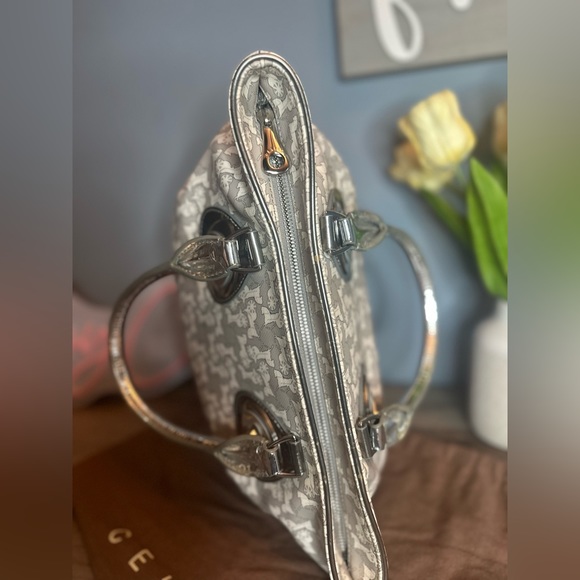 Celine Horse Carriage PVC Handbag - Picture 9 of 14